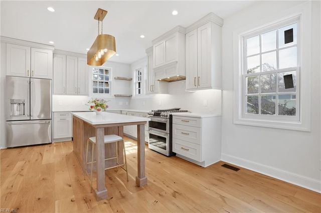 300 Bay Colony DR, Virginia Beach, VA 23451