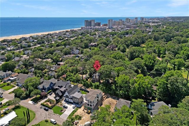 300 Bay Colony DR, Virginia Beach, VA 23451