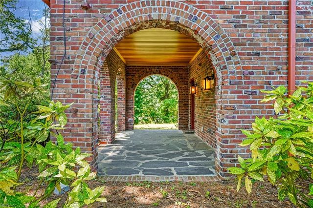 300 Bay Colony DR, Virginia Beach, VA 23451