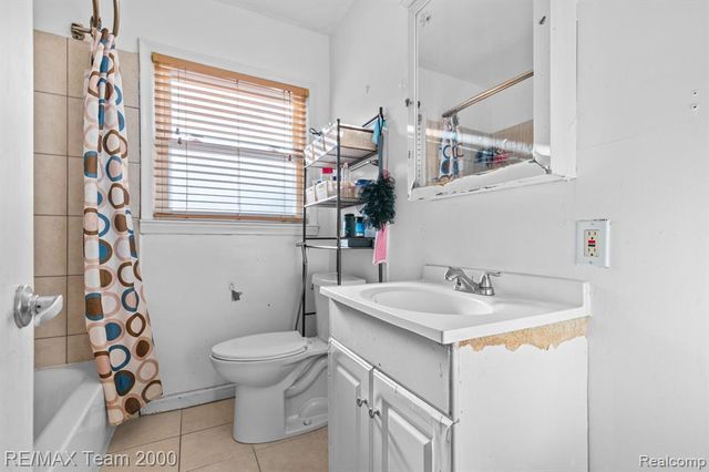 9 Christine Court, Dearborn, MI 48124