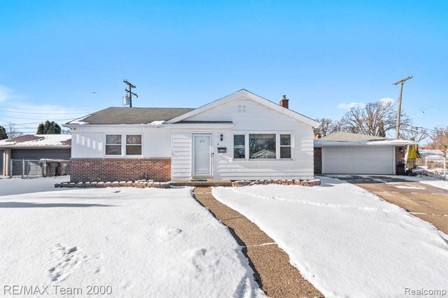 9 Christine Court, Dearborn, MI 48124