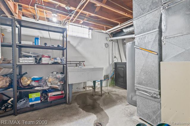 9 Christine Court, Dearborn, MI 48124