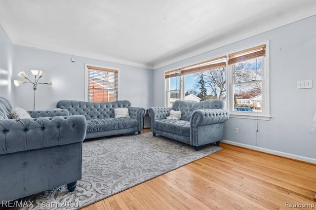 9 Christine Court, Dearborn, MI 48124