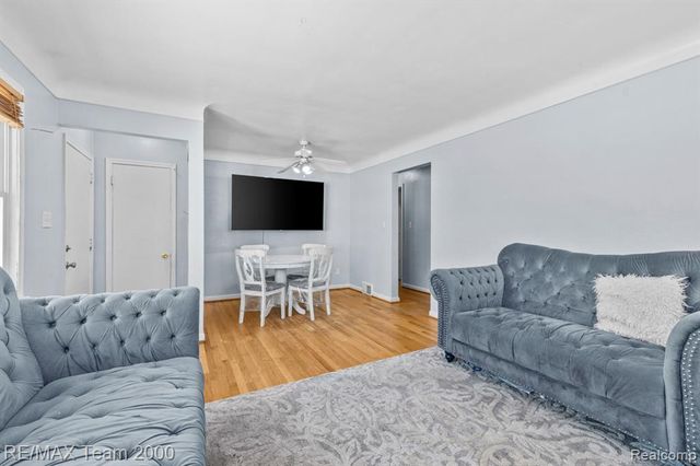 9 Christine Court, Dearborn, MI 48124