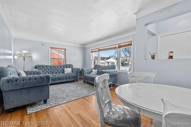 9 Christine Court, Dearborn, MI 48124