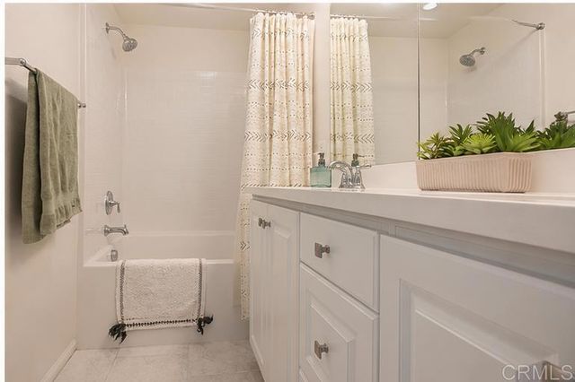 2427 Verano Way, Vista, CA 92081