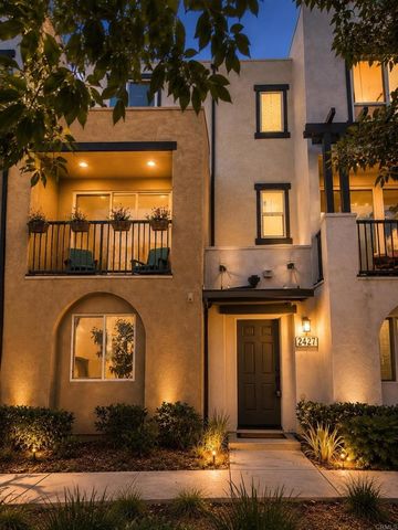 2427 Verano Way, Vista, CA 92081