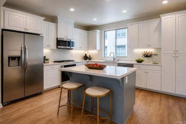 2427 Verano Way, Vista, CA 92081