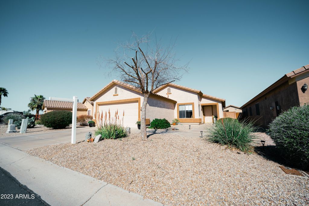 88 E LUPINE Place, San Tan Valley, AZ 85143 — photo 2