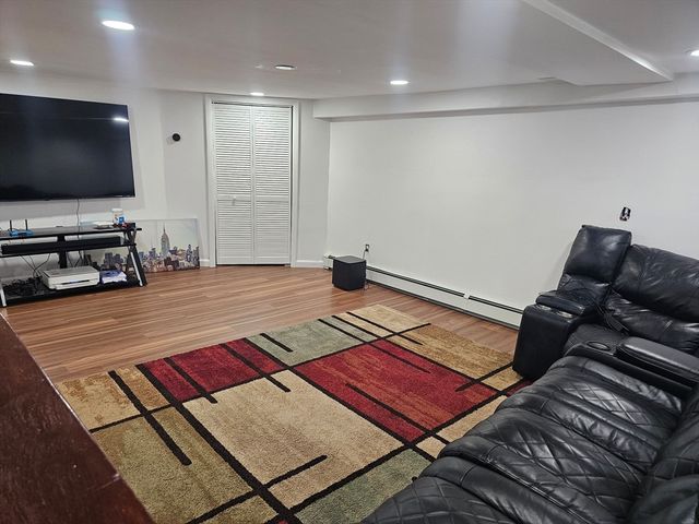 10 Marmion Ave, Worcester, MA 01606