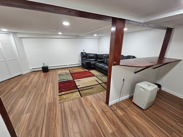 10 Marmion Ave, Worcester, MA 01606