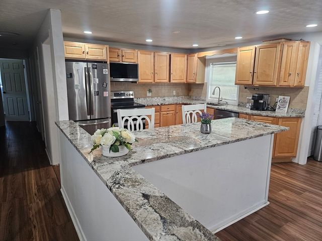 10 Marmion Ave, Worcester, MA 01606