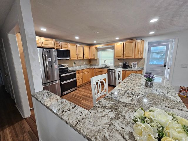 10 Marmion Ave, Worcester, MA 01606