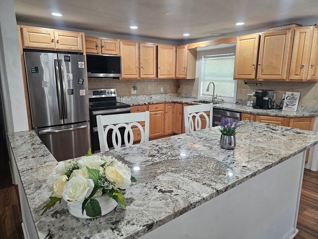 10 Marmion Ave, Worcester, MA 01606