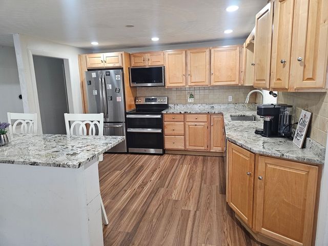 10 Marmion Ave, Worcester, MA 01606