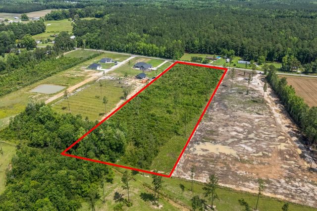 622 Hulls Island Rd., Loris, SC 29569