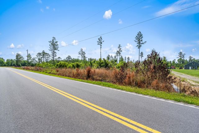 622 Hulls Island Rd., Loris, SC 29569