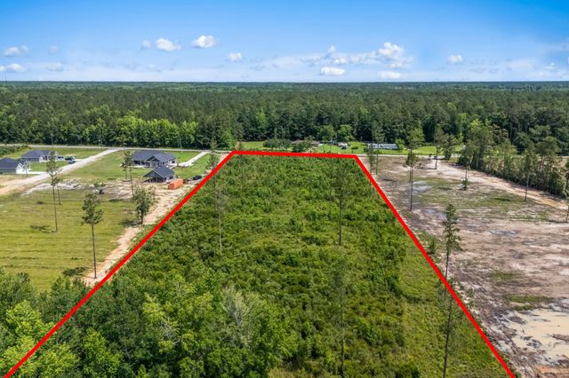 622 Hulls Island Rd., Loris, SC 29569