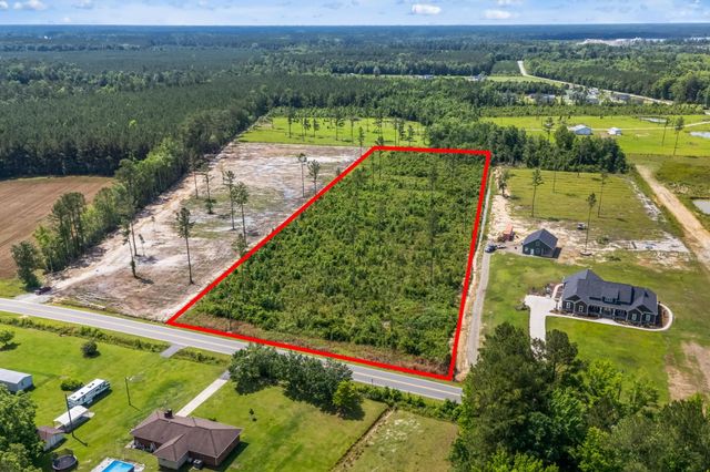 622 Hulls Island Rd., Loris, SC 29569