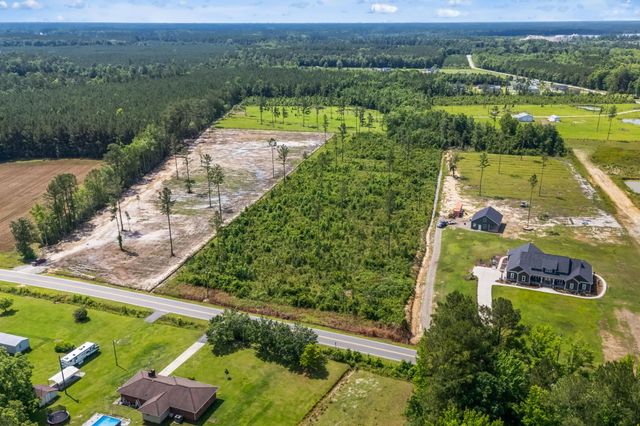 622 Hulls Island Rd., Loris, SC 29569