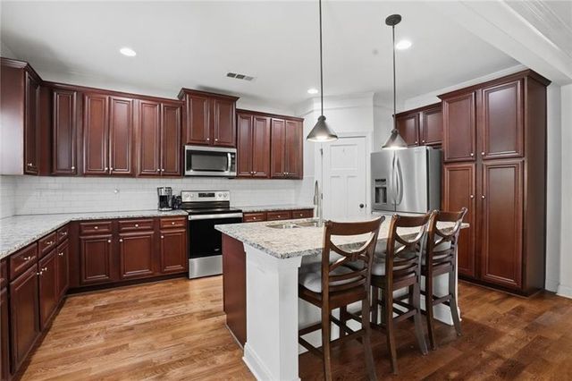 423 Spring Lake Hills, White, GA 30184