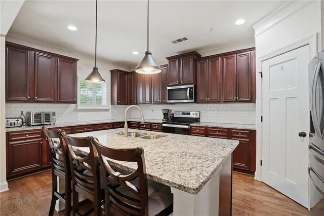 423 Spring Lake Hills, White, GA 30184