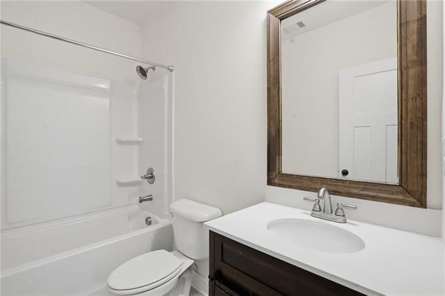 423 Spring Lake Hills, White, GA 30184