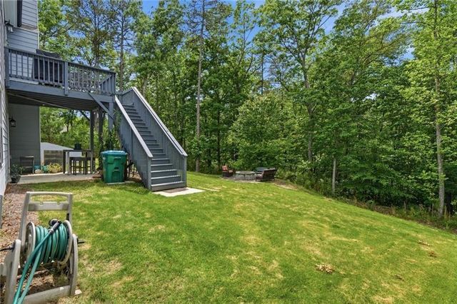 423 Spring Lake Hills, White, GA 30184