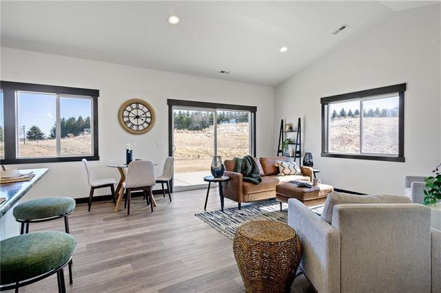 3337 Sunflower Lane, Eau Claire, WI 54703