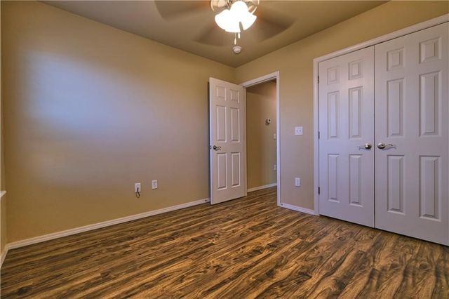 2113 Ridge Street, Gentry, AR 72734