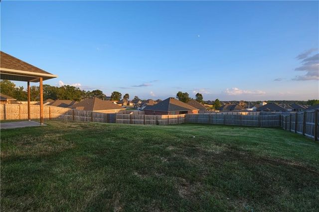 2113 Ridge Street, Gentry, AR 72734