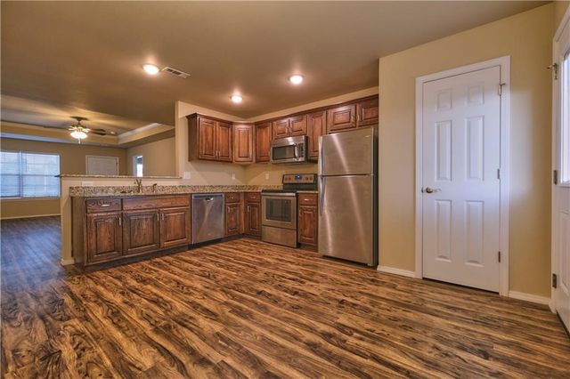 2113 Ridge Street, Gentry, AR 72734