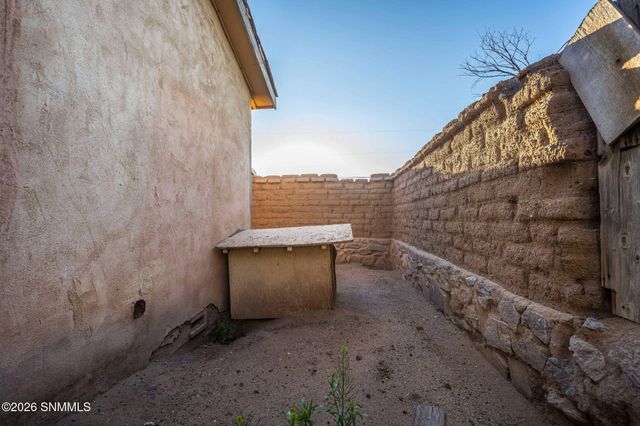 990 Brownlee Avenue, Las Cruces, NM 88005