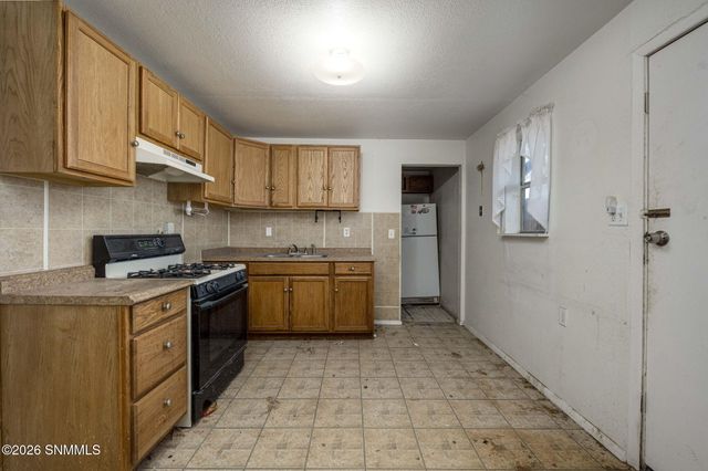990 Brownlee Avenue, Las Cruces, NM 88005