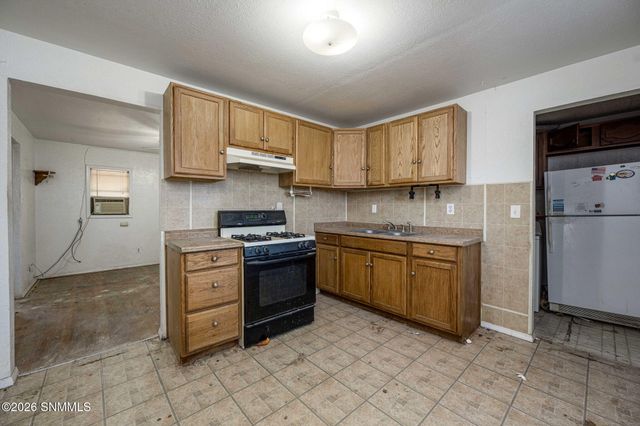 990 Brownlee Avenue, Las Cruces, NM 88005