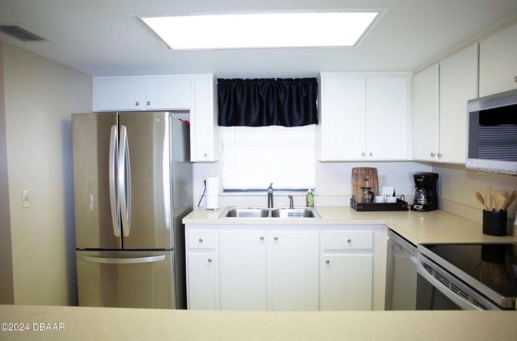 Image 11 of property listing at 2100 OCEAN SHORE BOULEVARD 1110, Ormond Beach, FL 32176