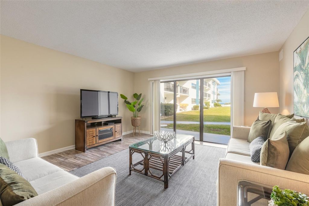 Image 4 of property listing at 2100 OCEAN SHORE BOULEVARD 1110, Ormond Beach, FL 32176