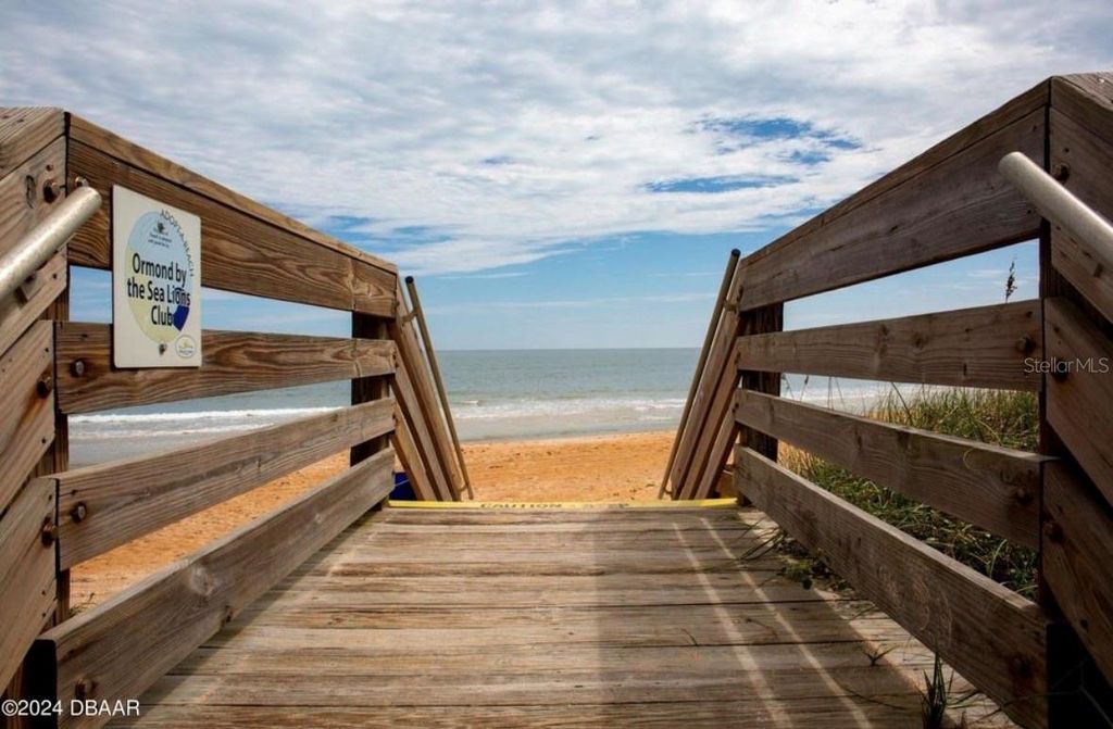 Image 31 of property listing at 2100 OCEAN SHORE BOULEVARD 1110, Ormond Beach, FL 32176