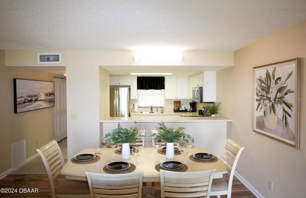 Image 8 of property listing at 2100 OCEAN SHORE BOULEVARD 1110, Ormond Beach, FL 32176