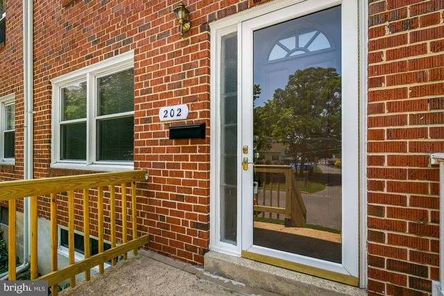 202 COVE RD, Essex, MD 21221