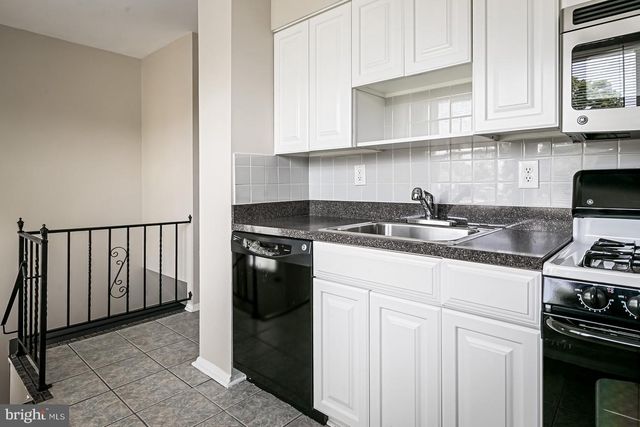 202 COVE RD, Essex, MD 21221