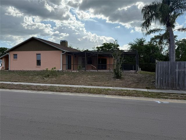 8035 LAUREL VISTA LOOP, Port Richey, FL 34668