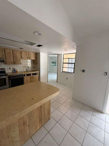 8035 LAUREL VISTA LOOP, Port Richey, FL 34668