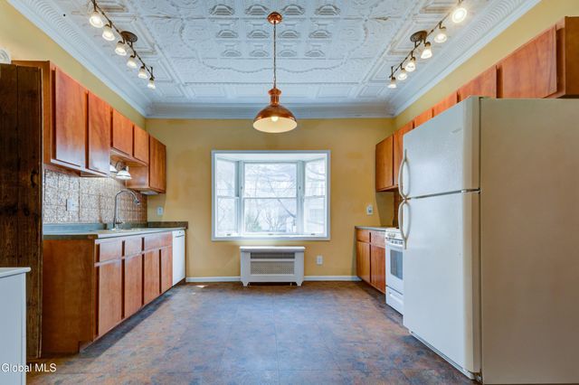 213 E Main Street, Johnstown, NY 12095