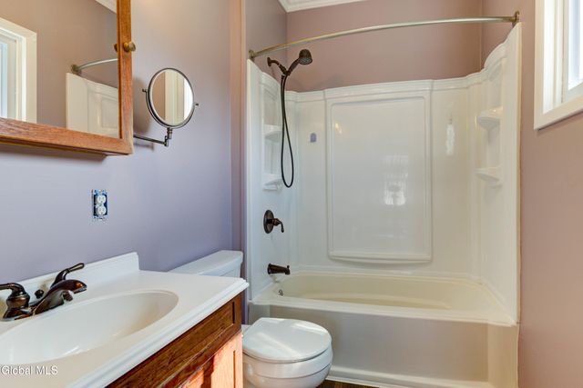 213 E Main Street, Johnstown, NY 12095