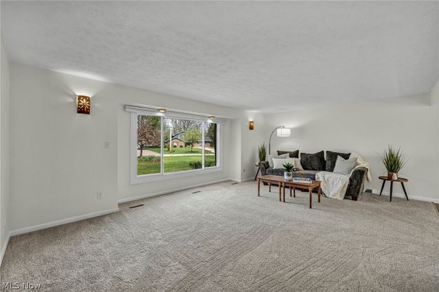 24720 Dundee Drive, Richmond Heights, OH 44143