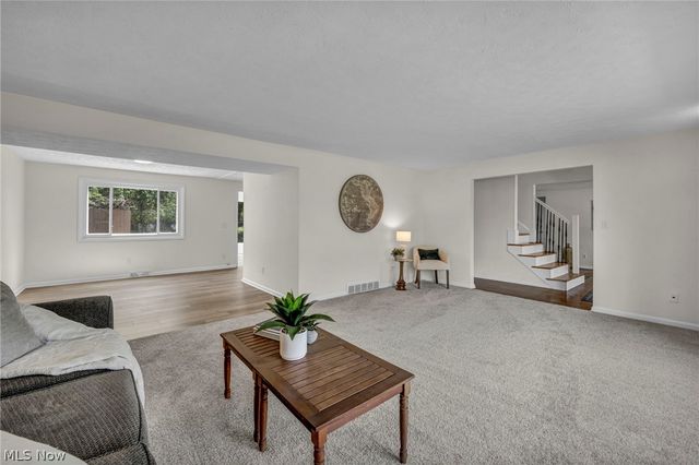 24720 Dundee Drive, Richmond Heights, OH 44143