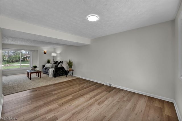 24720 Dundee Drive, Richmond Heights, OH 44143