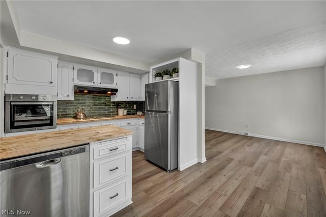 24720 Dundee Drive, Richmond Heights, OH 44143