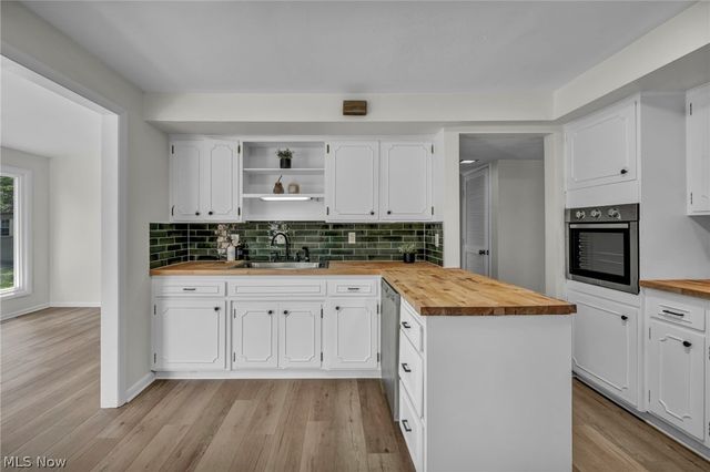 24720 Dundee Drive, Richmond Heights, OH 44143